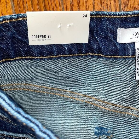 Forever 21 daisy embroidered medium wash denim jeans fringe shorts size 24 NWT - Picture 9 of 13